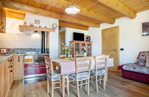 Palu del Fersina Ski Chalet | Chalet 'Baita Naibiz' with Mountain View, Private Terrace and Wi-Fi