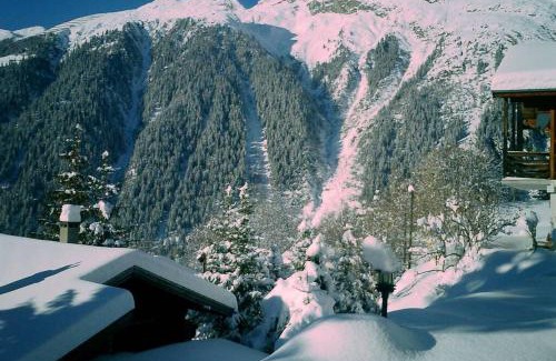 Bellwald House | Chalet BANULARA Platz für 14 Personen auf drei Etagen