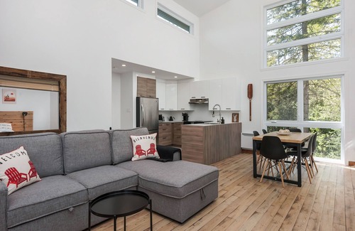 Saint-Alphonse-Rodriguez Ski Chalet | Chalet Natür | Waterfront | Hot Tub | Kayak Pedalo | Firepit | Private big land