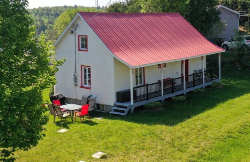 Saint-Alphonse-Rodriguez Ski Chalet | Chalet L'épervier Près de Tout les Services