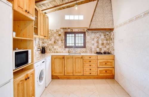 Benissa House | Chalet 'Casa Stone' with Mountain View, Private Pool and Wi-Fi