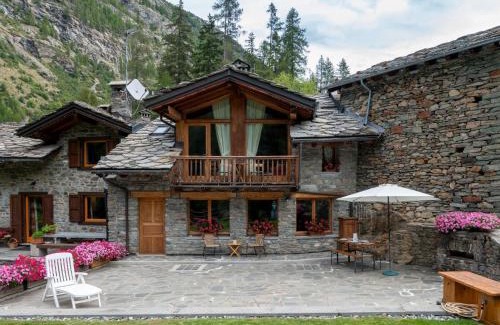 Arvier Ski Chalet | Chalet Chez Les Roset by Interhome