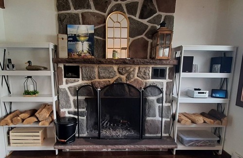 Chute-Saint-Philippe Ski Chalet | Chalet Chute-St-Philippe ♥ Waterfront ♥ SPA ♥ Wifi ♥ Pool Table ♥ Fireplaces