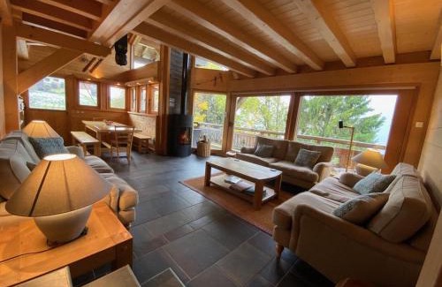 Les Carroz-d'Araches Ski Chalet | Chalet cosy 12 pers. à 1km des pistes, 5 ch., WiFi, cheminée, abri voiture - FR-1-572-30