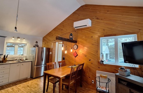 Saint-Remi-de-Tingwick Ski Chalet | Chalet du Ruisseau Avec Spa - Ski, Quilles, Golf, Lac ou Détente?