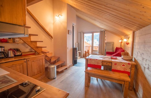 Meribel Centre Apartment | Chalet de Meribel 6: nice refurbished apartment in Meribel Centre