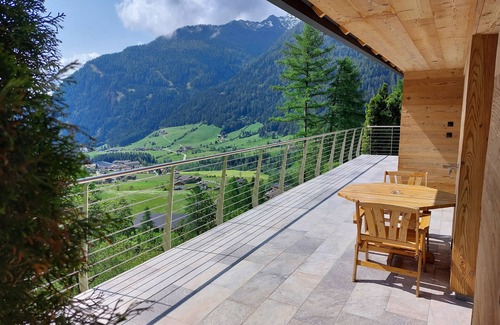 Vandoies Ski Chalet | Chalet Dorfblick