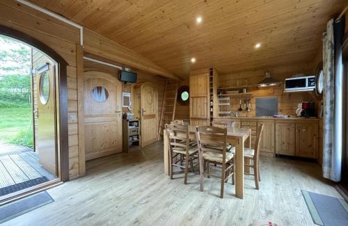 Radon House | Chalet en forêt avec terrasse, pêche, baignade, et proximité chemins de randonnée - Normandie - FR-1-497-184