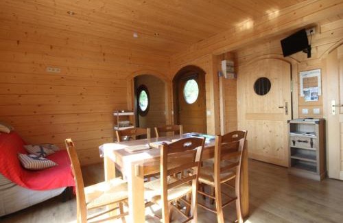 Radon House | Chalet en forêt avec terrasse, pêche, baignade, et proximité chemins de randonnée - Normandie - FR-1-497-184
