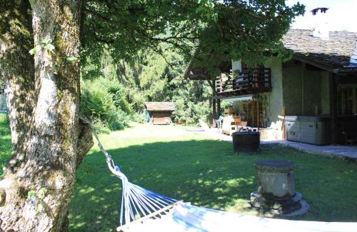 Le Chable Ski Chalet | Chalet Falcon - Luxury Swiss Retreat with Hot-Tub