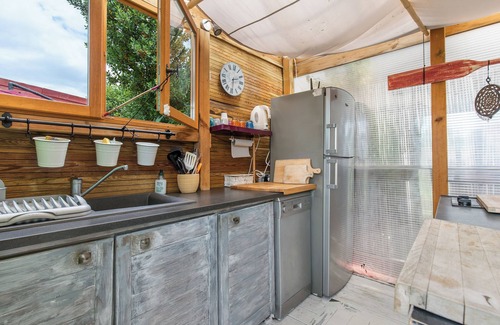 Le Grau-dʼAgde House | Chalet "Gite La Cabane Du Sud" with 2 Private Terraces, Private Garden & Wi-Fi