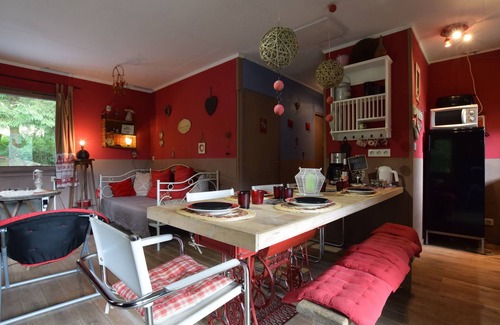 Houffalize Ski Chalet | Chalet in a green and peaceful environment.