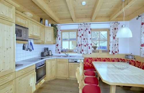 Wald im Pinzgau Ski Chalet | Chalet in Königsleiten near Ski Bus & Pool