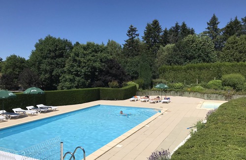 Mialet Ski Chalet | CHALET IN LAKE BORDER, GREEN PERIGORD, swimming pool, ideal calm and rest.