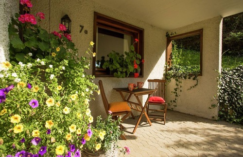 Schoenecken Apartment | Chalet in Reinskopf with Fireplace & Balcony