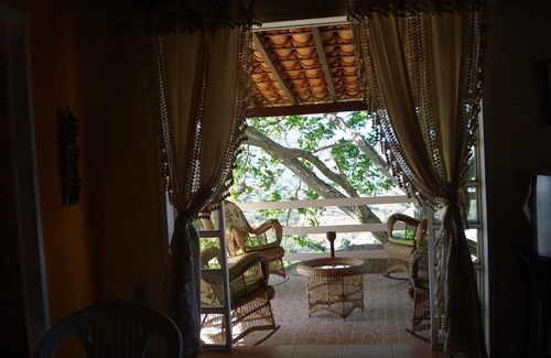 Gravata House | Chalet in the mountains, 3 suites, pool, beautiful view, great weather and farm environment