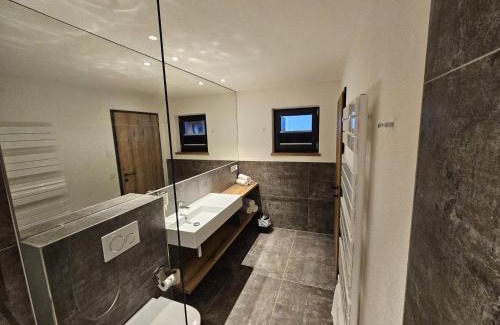 Aschau Im Zillertal House | Chalet in Zillertal near Ski Slopes & Whirlpool