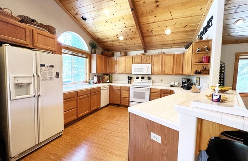 McKinney Estates House | Chalet Lani - HOT TUB - 3 bedroom, 2 bath - Quiet Location!