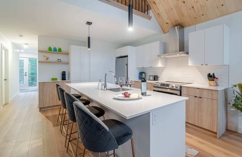 Shannon Ski Chalet | Chalet Le Stockholm, private spa-Shannon