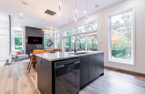 Brownsburg-Chatham Ski Chalet | Chalet Le Valcourt | Spa & BBQ | Fire pit & AC