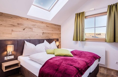 Weisspriach Bed & Breakfast | Chalet leisure with hot tub - Chalet village Fanningberg