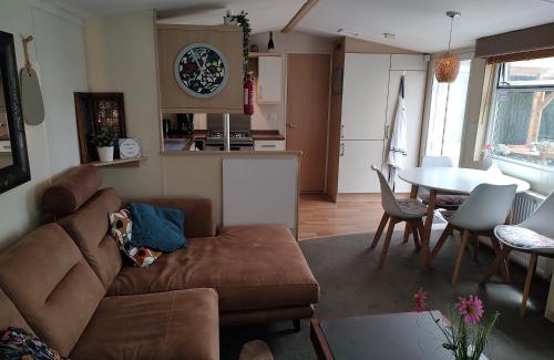 Vledder House | Chalet met veranda aan bosrand