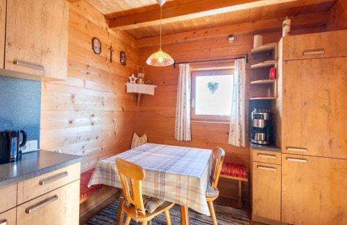 Hippach Ski Chalet | Chalet Nase at 1700m in the Zillertal