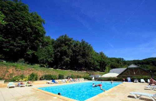 Lissac-sur-Couze Other | Chalet nature et lac dans parc résidentiel de loisirs