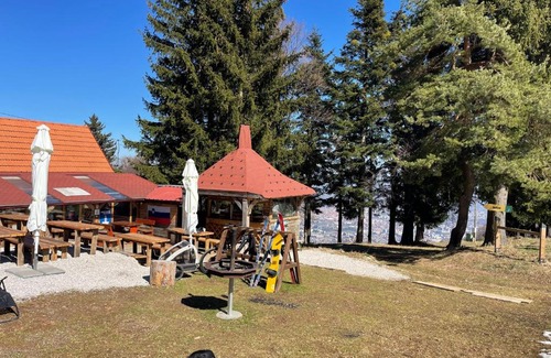 Hocko Pohorje Ski Chalet | Chalet on Pohorje hill Maribor bike park next to the downhill track
