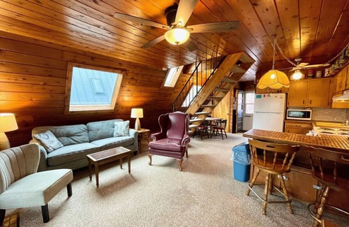 Stevensville House | Chalet on the Lake 57 w/Beach Access, Pools, Sport Courts, Fishing Pond & more!