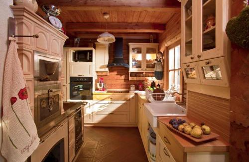 Slovenj Gradec Ski Chalet | Chalet Podgorje With Pool - Happy Rentals