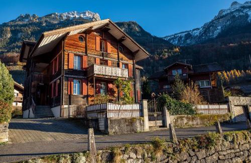 Iseltwald Apartment | Chalet Seehus Iseltwald