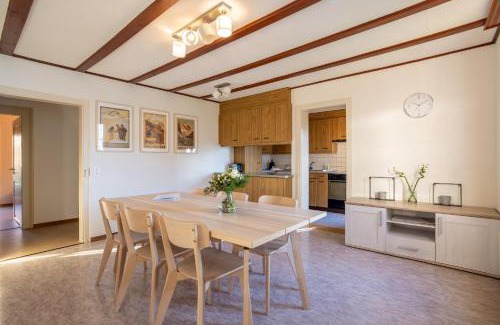 Iseltwald Apartment | Chalet Seehus Iseltwald