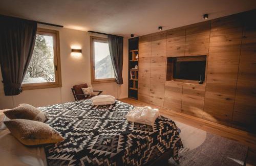 Paquier Ski Chalet | Chalet Snostorm