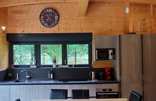 La Petite-Pierre Ski Chalet | Chalet sur Pilotis, Cadre Insolite, au Dessus D'un Étang Dans un Parc Privé