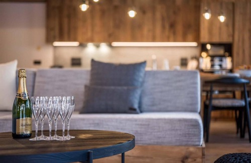 Le Fornet Ski Chalet | Chalet, terrace, fireplace or stove, ski locker, 150m², Val d'Isère
