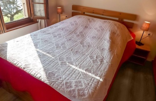 Les Posses-sur-Bex House | Chalet Tsi-No by Interhome
