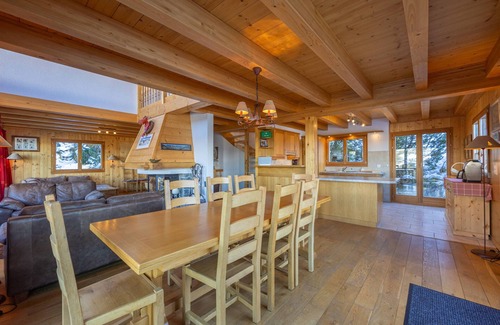 Nendaz Ski Chalet | Chalet Vansamis, views & sauna