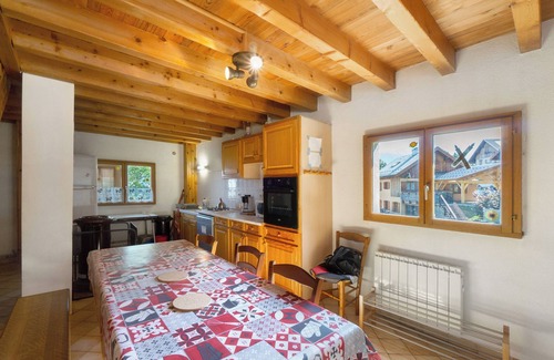 Montricher-le-Bochet Ski Chalet | Chalet 'Vernay' with Mountain View, Private Terrace and Air Conditioning