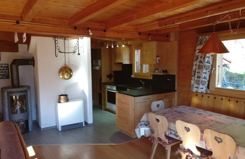 St. Luc Ski Chalet | Chalet VOLIERE HAUT. -Outside: for 8 people, large terrace, garden, balcony, barbecue, sun tent, gar