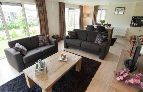 Oost-Graftdijk House | Chalet with 2 bedrooms and patio
