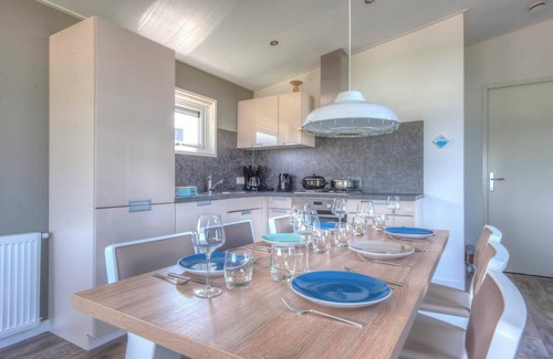 Municipality of Hellevoetsluis House | Chalet with 3 bedrooms and terrace