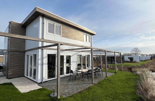 Municipality of Hellevoetsluis House | Chalet with 5 bedrooms and 3 bathrooms