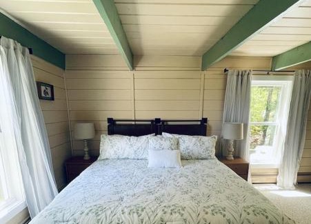 Salsbury Cove House | Chalet with a Private Beach in Acadia National Park