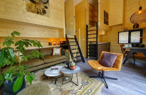 Belfeld House | Chalet with a terrace