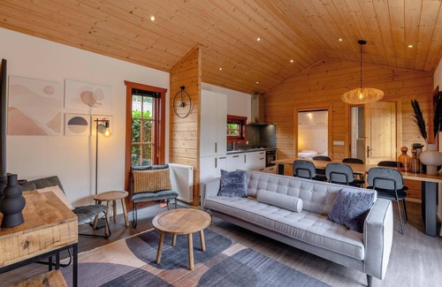 Langeberg House | Chalet with an open-plan kitchen and 3 bedrooms