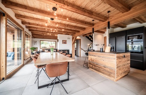 Thyez Ski Chalet | Chalet with Mountain Views, Jacuzzi and Sauna