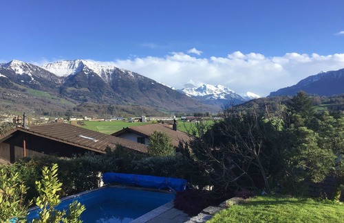 Kaltbrunn Ski Chalet | Chalet with swimming pool and panoramic view of the Alps