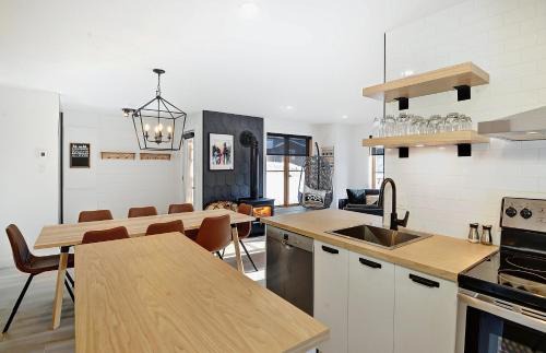 Stoneham Ski Chalet | Chalets Alpins - 12 Chemin Alpin