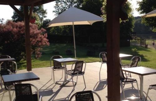 Treignat House | Chalets indépendants en camping 2 étoiles avec terrasse – Idéal famille, activités et jeux pour enfants - FR-1-489-405